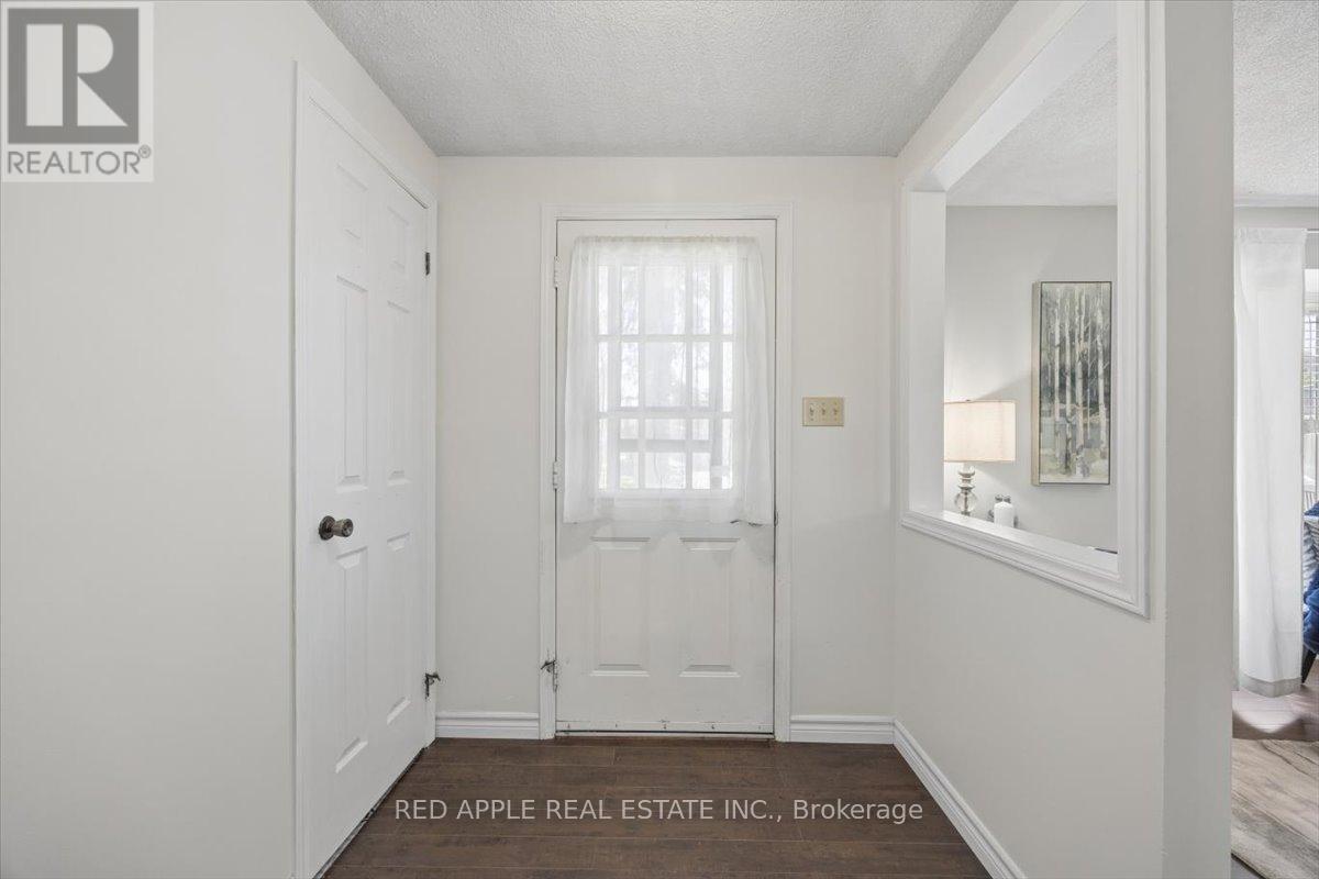 12 Belle Isle Arm, Innisfil, Ontario L9S 1N7 - Photo 5 - N13160334