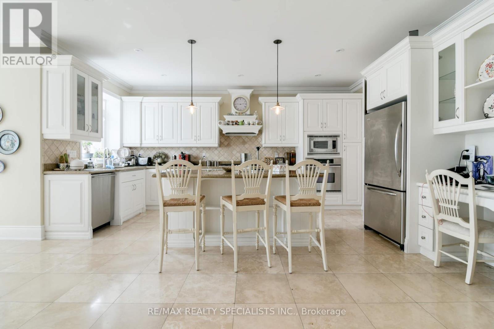 Upper - 7 Scott Drive, Richmond Hill, Ontario  L4C 6V5 - Photo 15 - N13160406