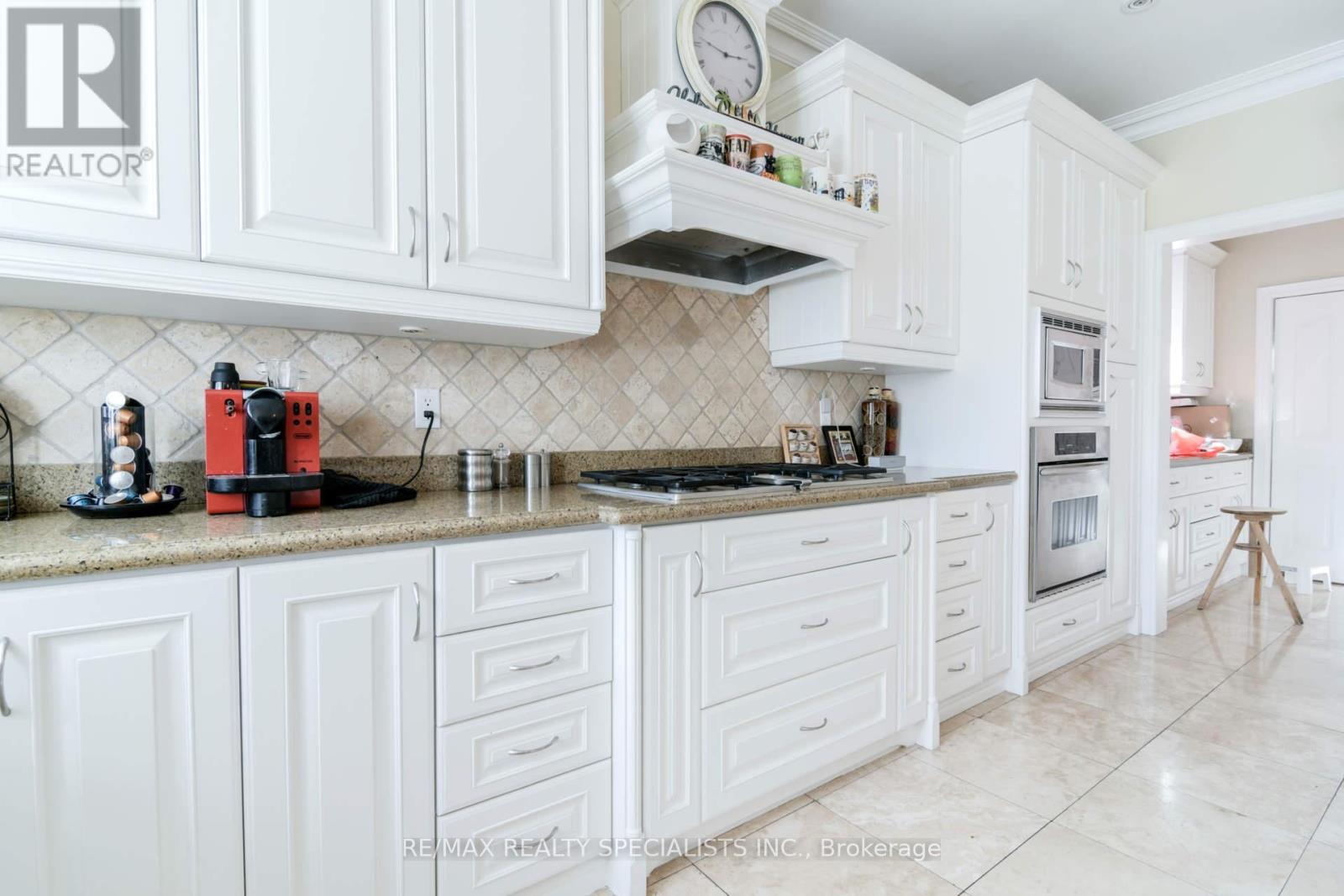 Upper - 7 Scott Drive, Richmond Hill, Ontario  L4C 6V5 - Photo 17 - N13160406