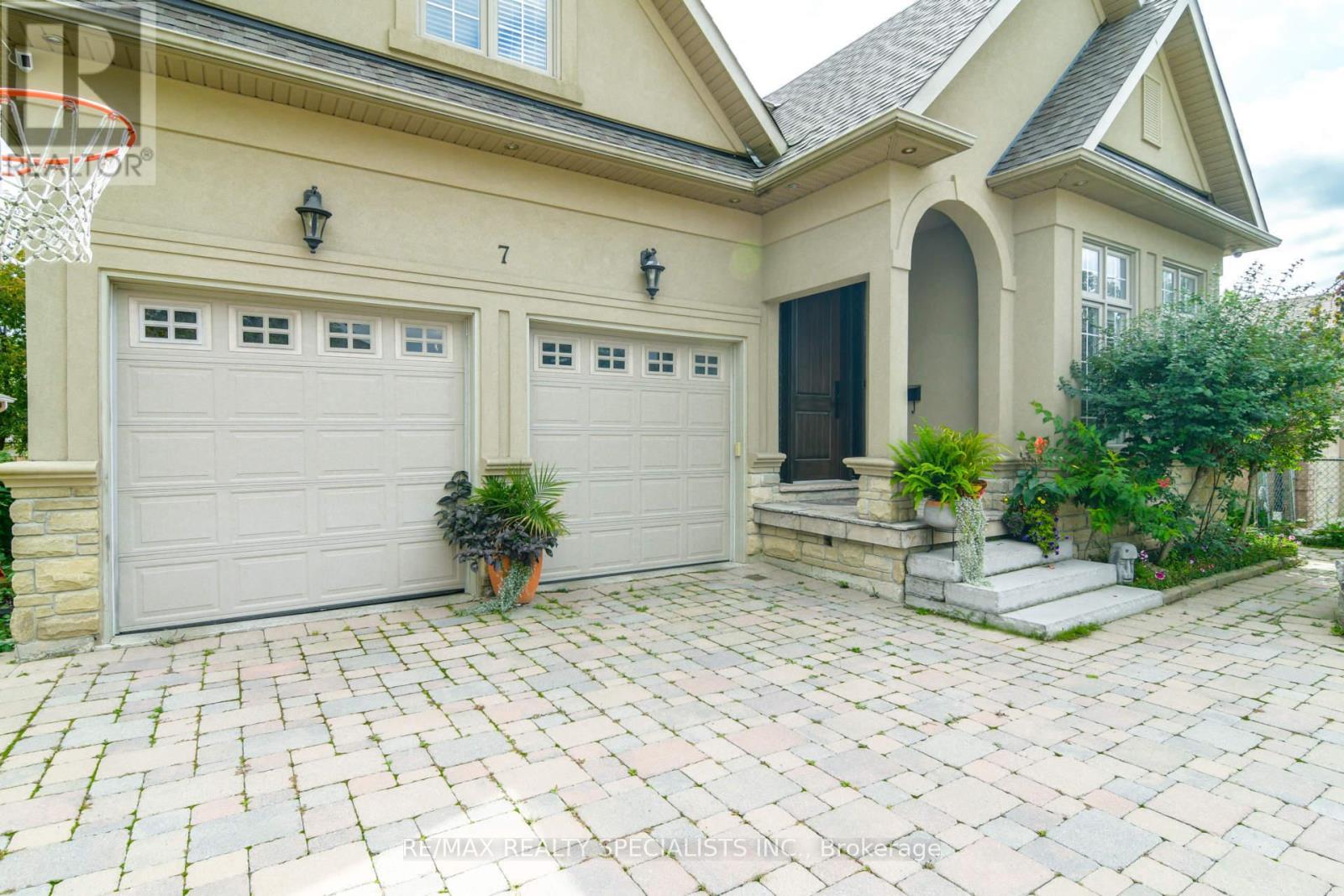 Upper - 7 Scott Drive, Richmond Hill, Ontario  L4C 6V5 - Photo 4 - N13160406