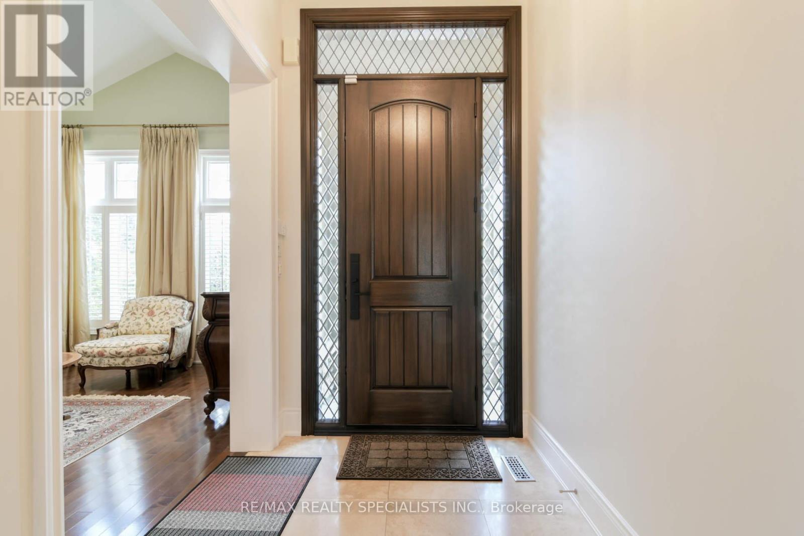 Upper - 7 Scott Drive, Richmond Hill, Ontario  L4C 6V5 - Photo 6 - N13160406