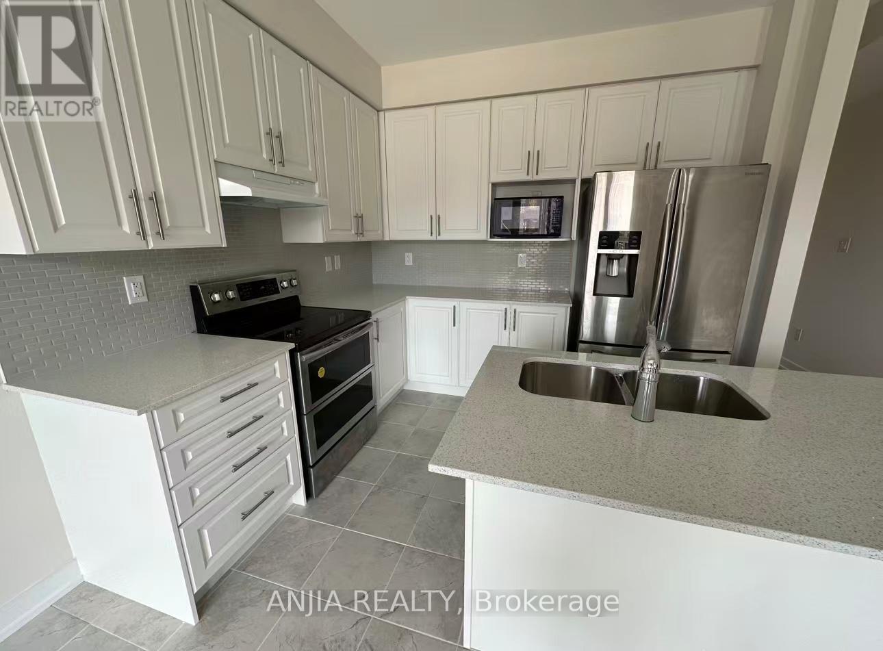 65 Mikayla Lane, Markham (Cornell), Ontario  L6B 1R1 - Photo 2 - N13160556