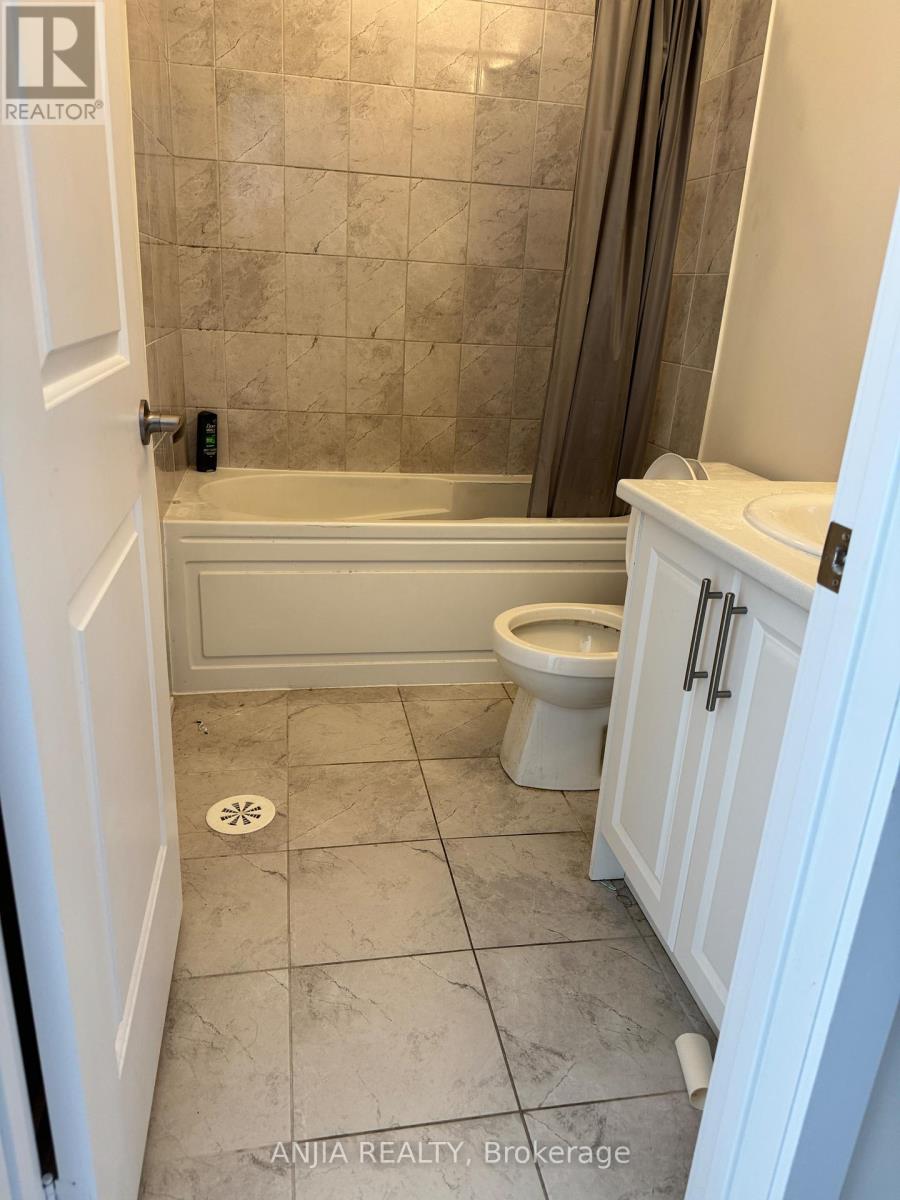 65 Mikayla Lane, Markham (Cornell), Ontario  L6B 1R1 - Photo 5 - N13160556