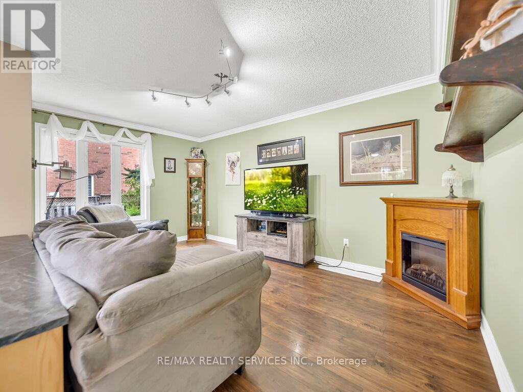 21 Filbert Way, Brampton, Ontario  L7A 3G2 - Photo 13 - W13133608