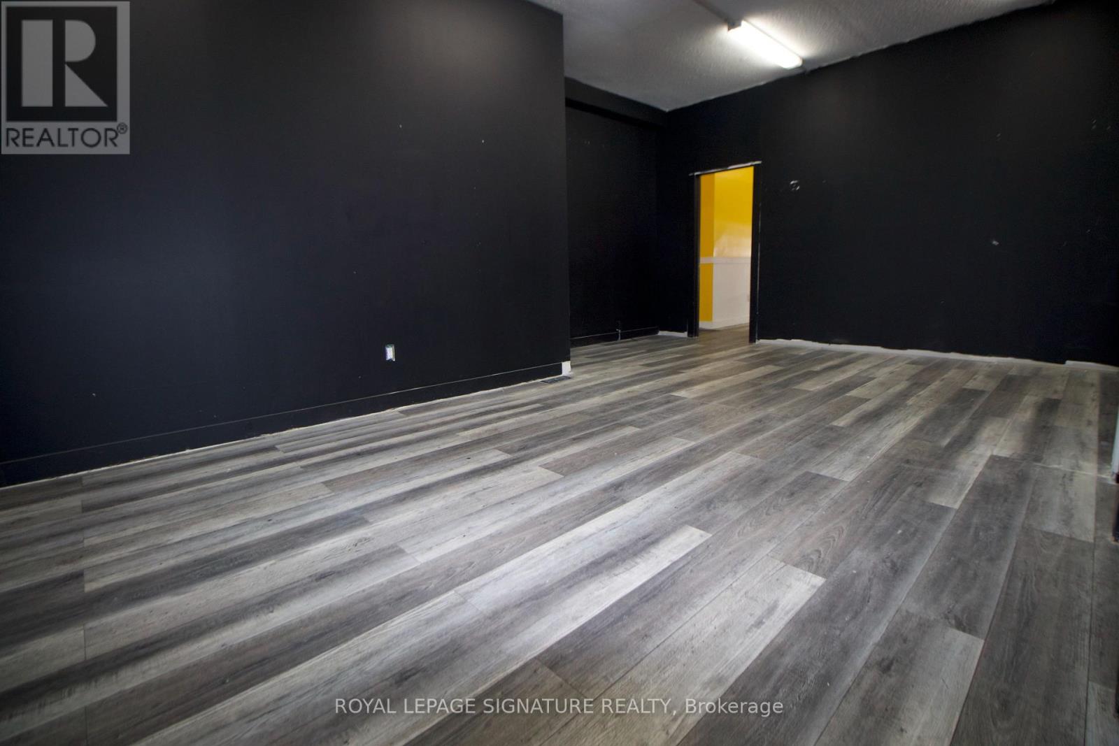 1182 Weston Road, Toronto, Ontario M6M 4P4 - Photo 8 - W13158132