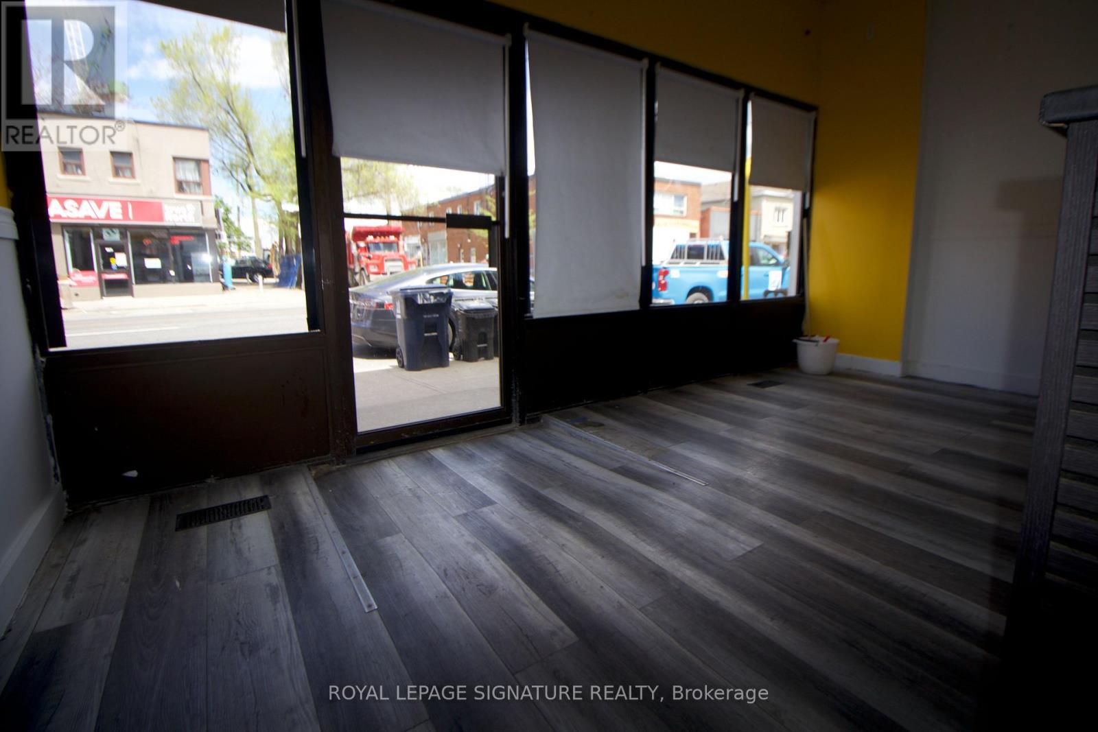 1182 Weston Road, Toronto, Ontario M6M 4P4 - Photo 2 - W13158132