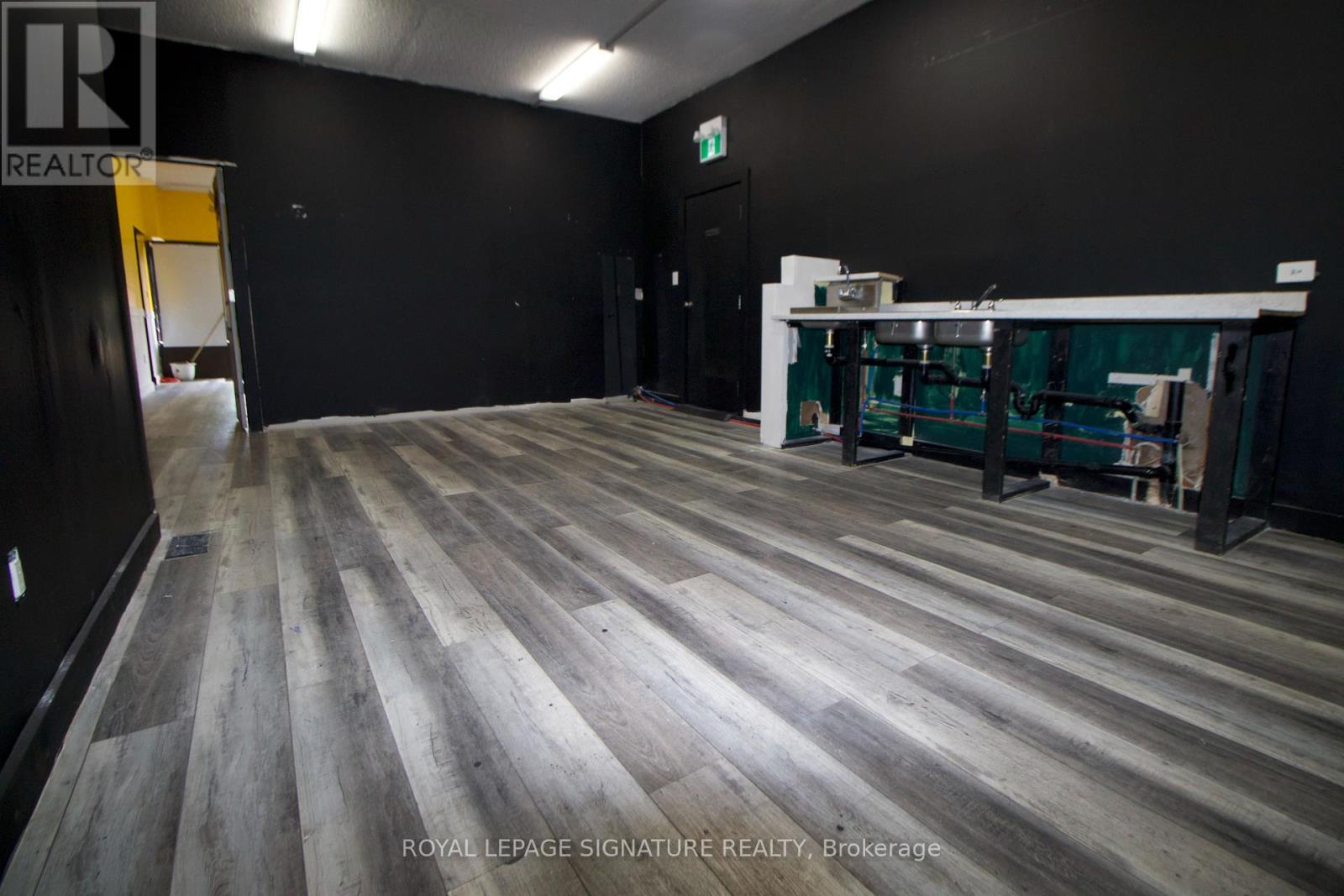 1182 Weston Road, Toronto, Ontario M6M 4P4 - Photo 7 - W13158132