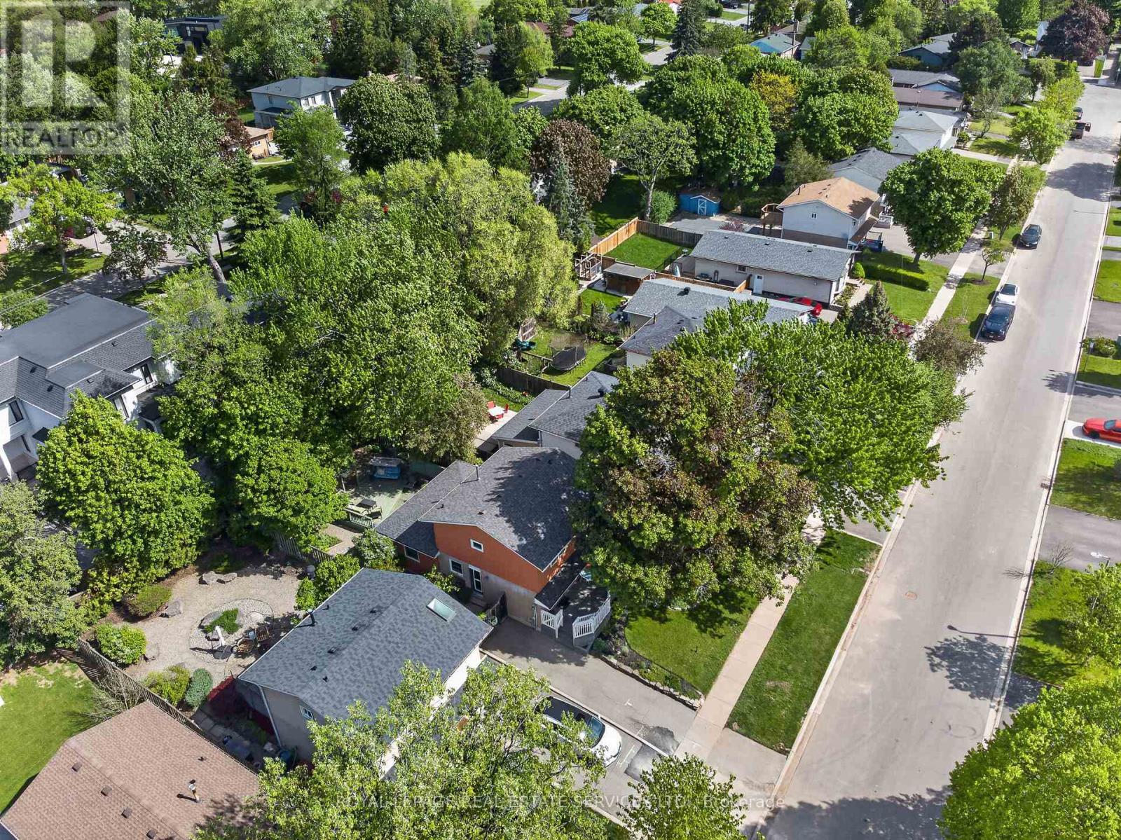 141 Oakdale Drive, Oakville, Ontario  L6H 1J4 - Photo 3 - W13160294