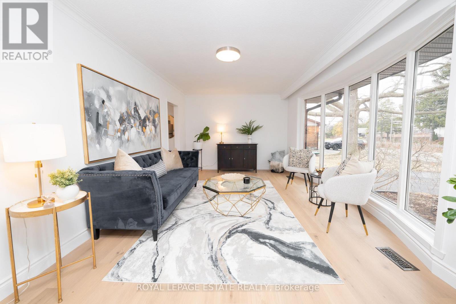 474 Sandlewood Road, Oakville, Ontario  L6L 3S4 - Photo 2 - W13160296