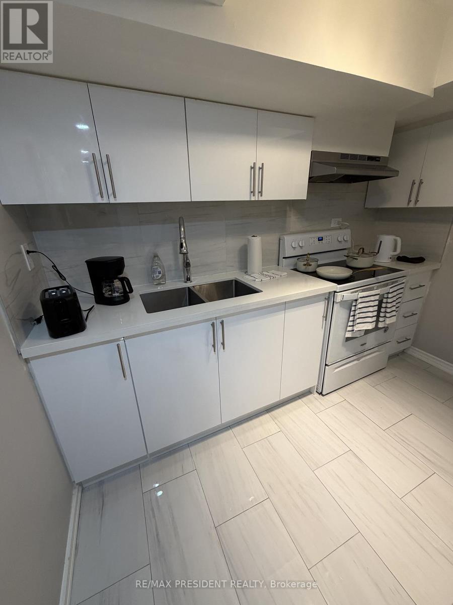 Basement - 6760 Darcel Avenue, Mississauga, Ontario  L4T 2W3 - Photo 6 - W13160310