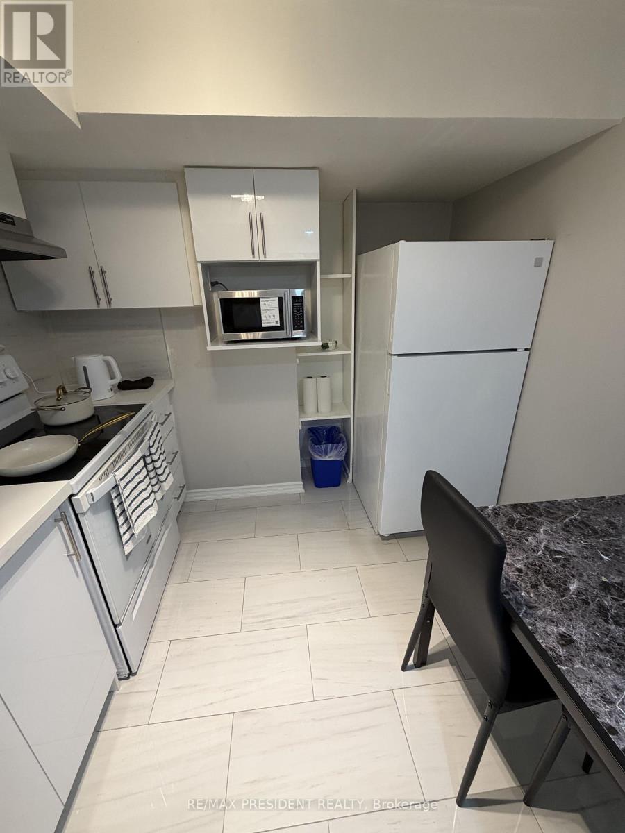 Basement - 6760 Darcel Avenue, Mississauga, Ontario  L4T 2W3 - Photo 7 - W13160310