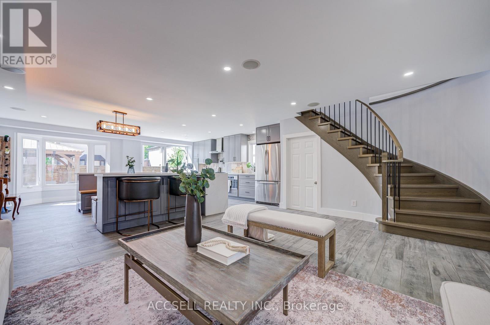 527 Wallenberg Crescent, Mississauga, Ontario L5B 3L8 - Photo 13 - W13160400