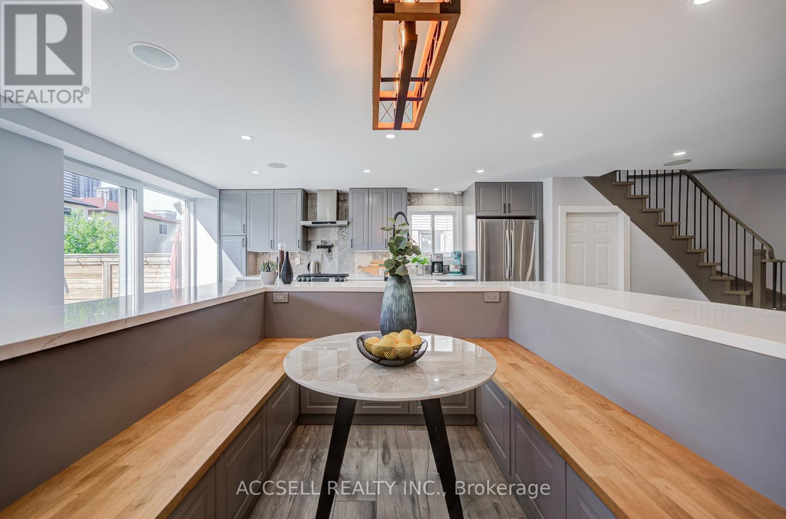 527 Wallenberg Crescent, Mississauga, Ontario L5B 3L8 - Photo 17 - W13160400