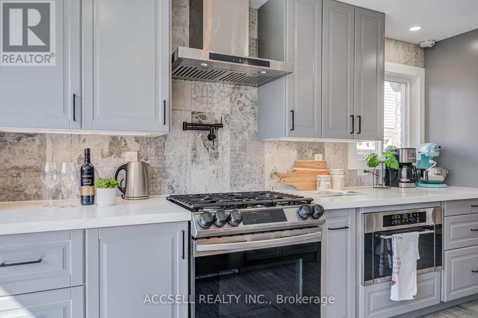 527 Wallenberg Crescent, Mississauga, Ontario L5B 3L8 - Photo 20 - W13160400