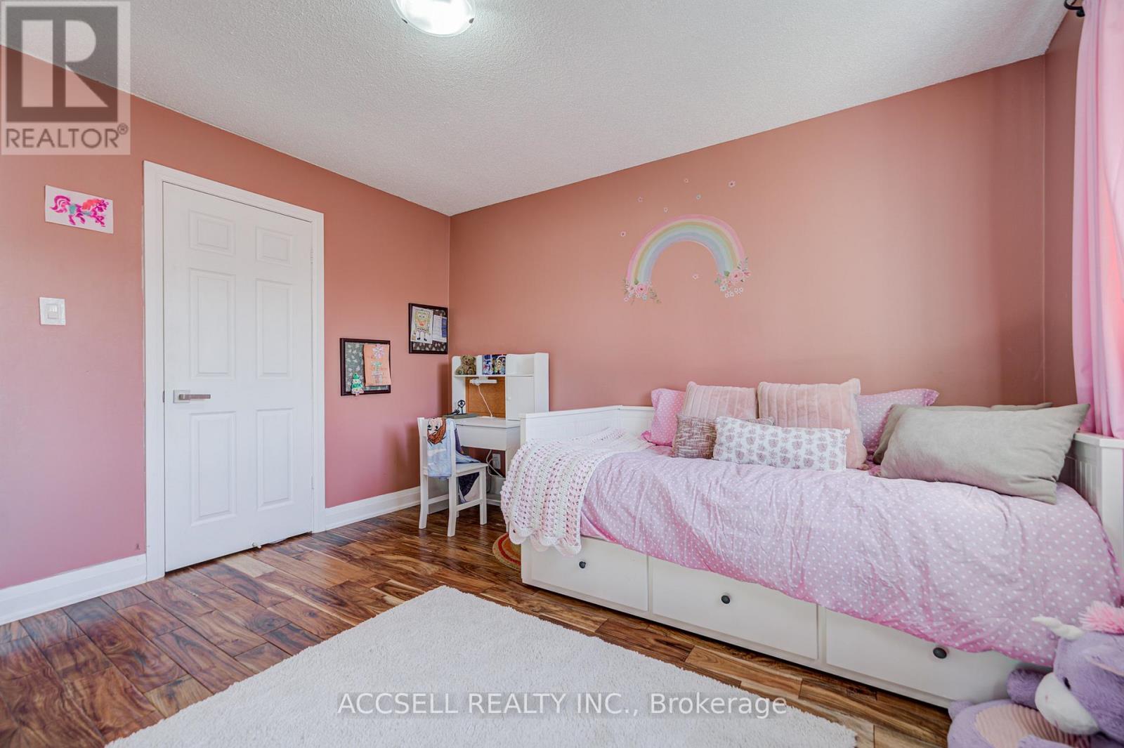 527 Wallenberg Crescent, Mississauga, Ontario L5B 3L8 - Photo 35 - W13160400