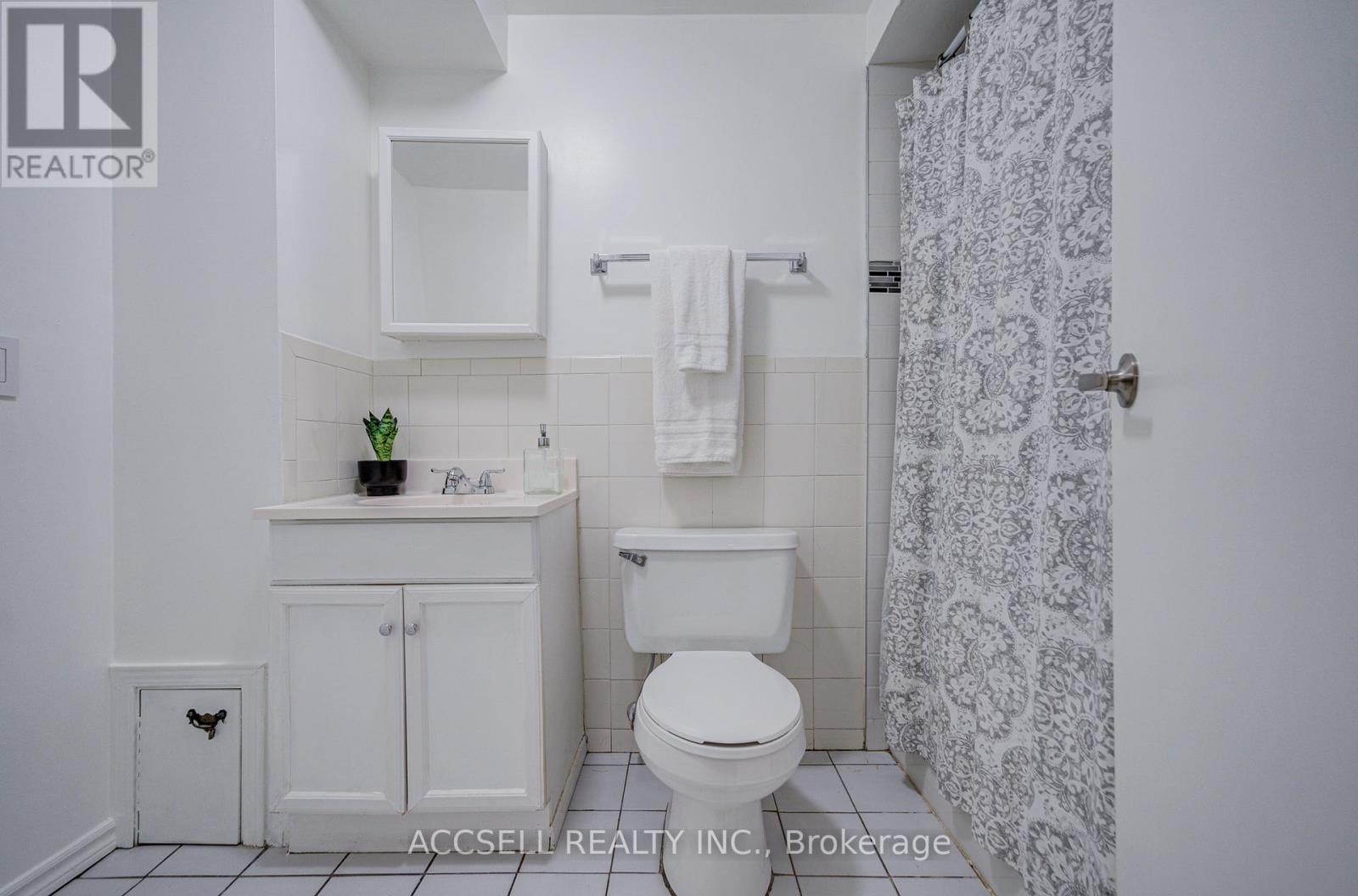 527 Wallenberg Crescent, Mississauga, Ontario L5B 3L8 - Photo 41 - W13160400