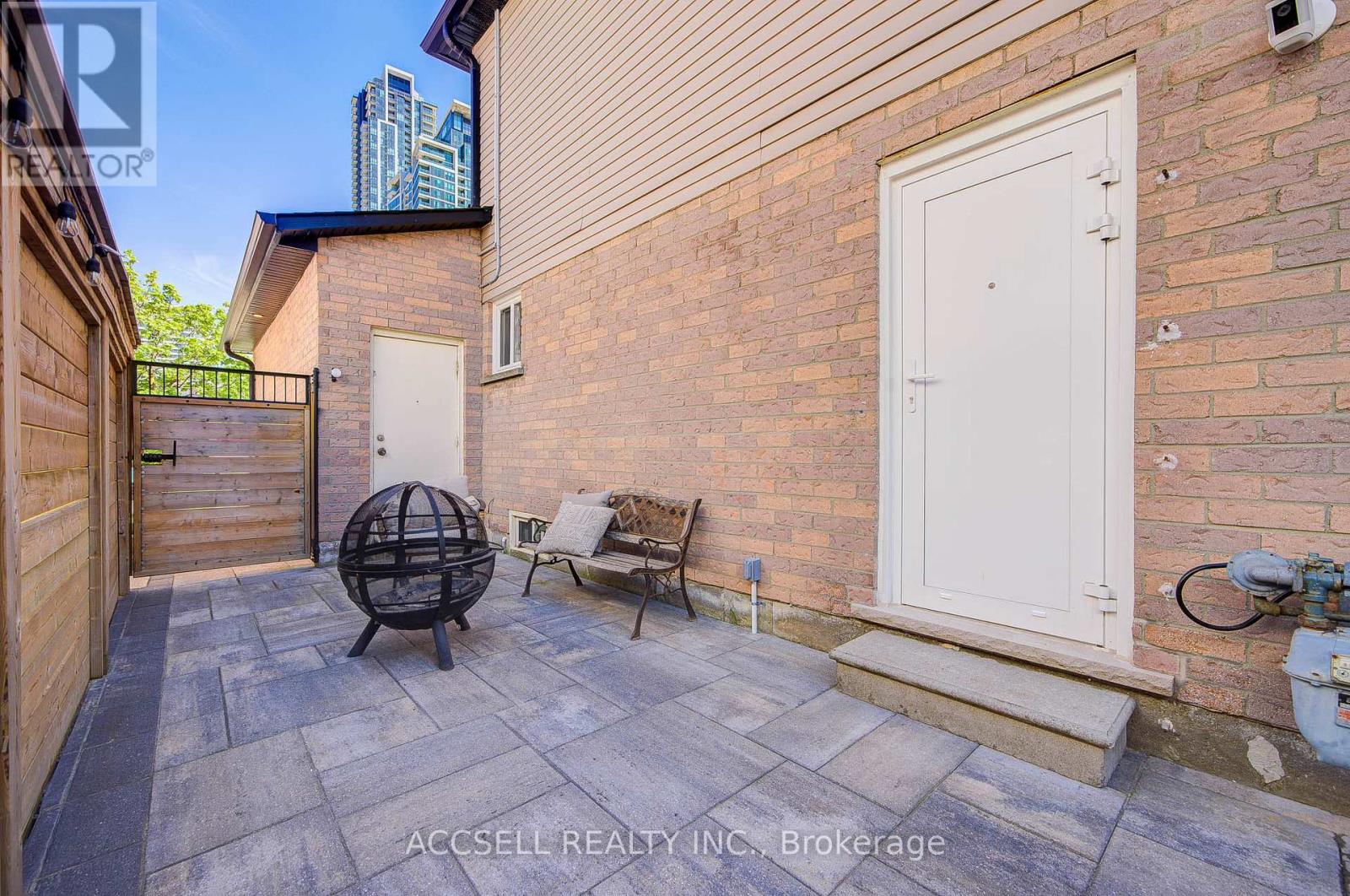 527 Wallenberg Crescent, Mississauga, Ontario L5B 3L8 - Photo 47 - W13160400