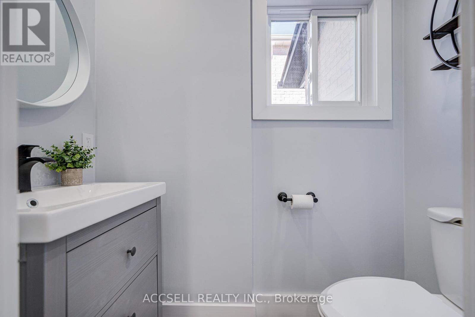 527 Wallenberg Crescent, Mississauga, Ontario L5B 3L8 - Photo 7 - W13160400