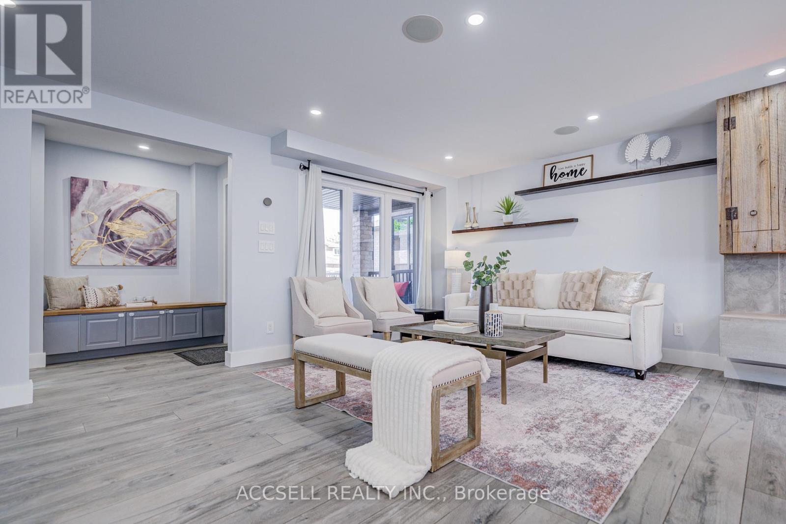 527 Wallenberg Crescent, Mississauga, Ontario L5B 3L8 - Photo 9 - W13160400