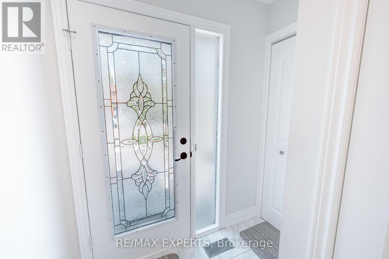 30 Rolling Hills Lane, Caledon, Ontario  L7E 1T9 - Photo 4 - W13160402