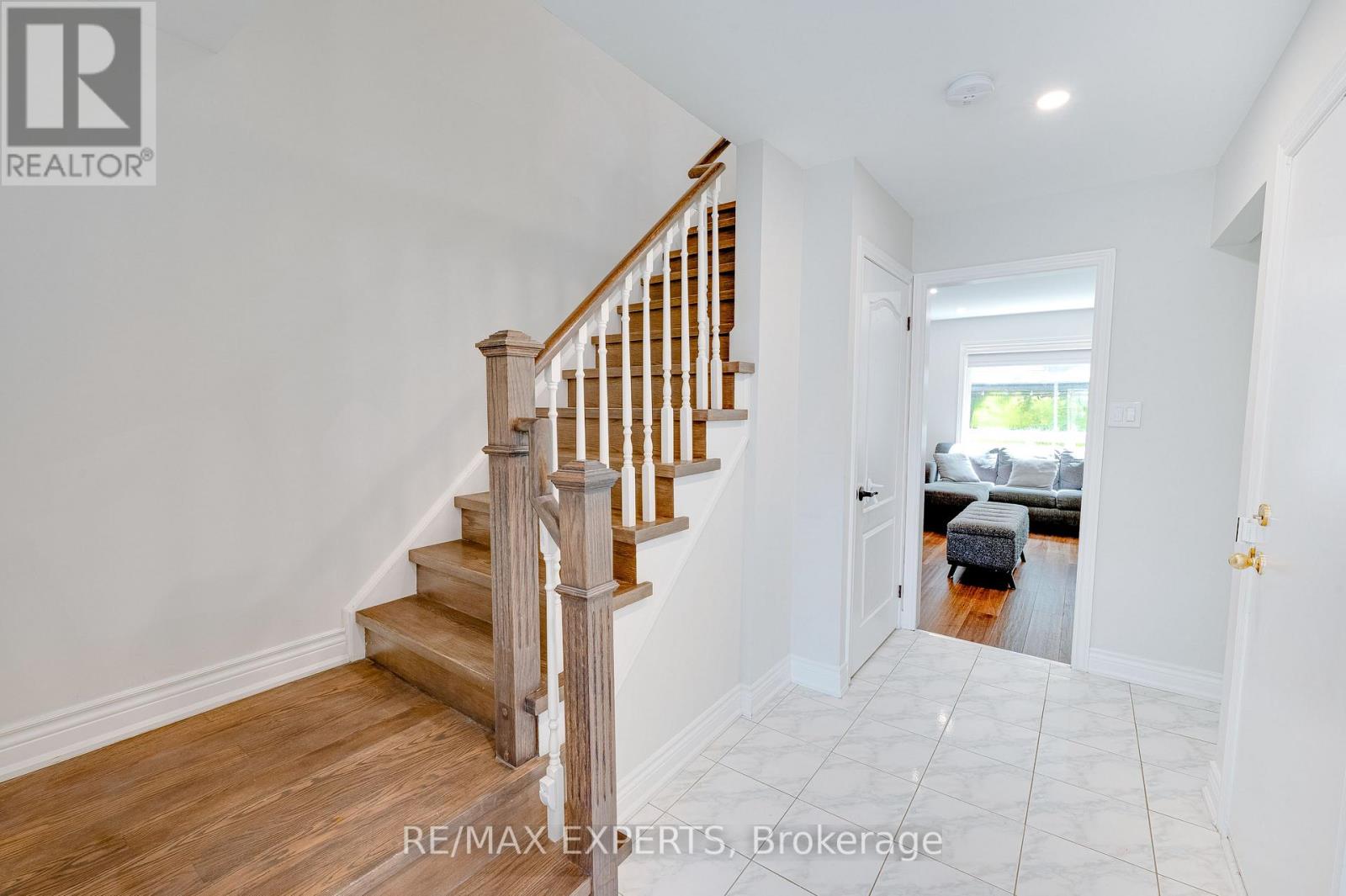 30 Rolling Hills Lane, Caledon, Ontario  L7E 1T9 - Photo 5 - W13160402