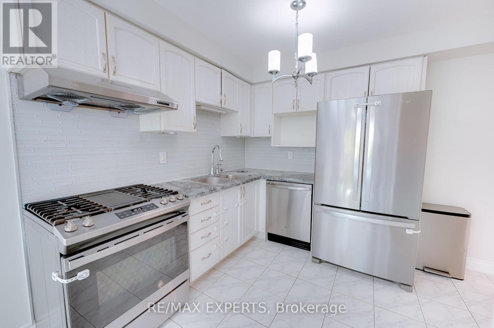 30 Rolling Hills Lane, Caledon, Ontario  L7E 1T9 - Photo 8 - W13160402