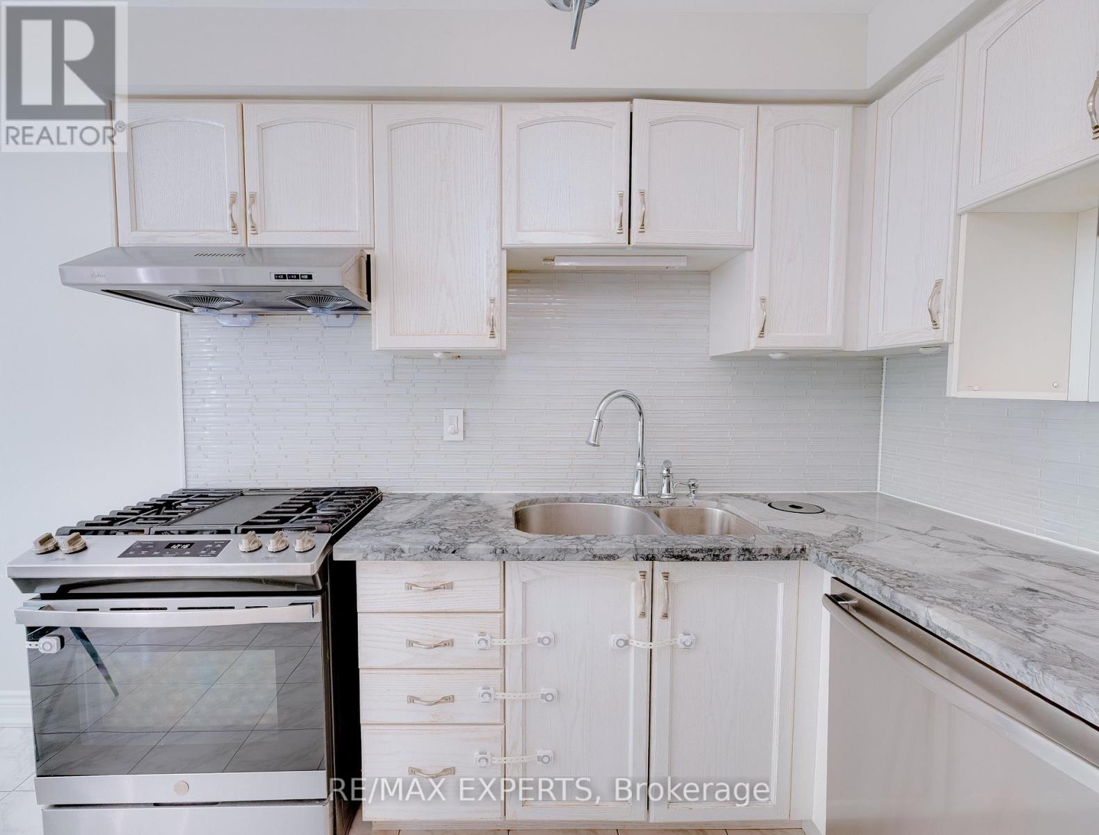 30 Rolling Hills Lane, Caledon, Ontario  L7E 1T9 - Photo 9 - W13160402