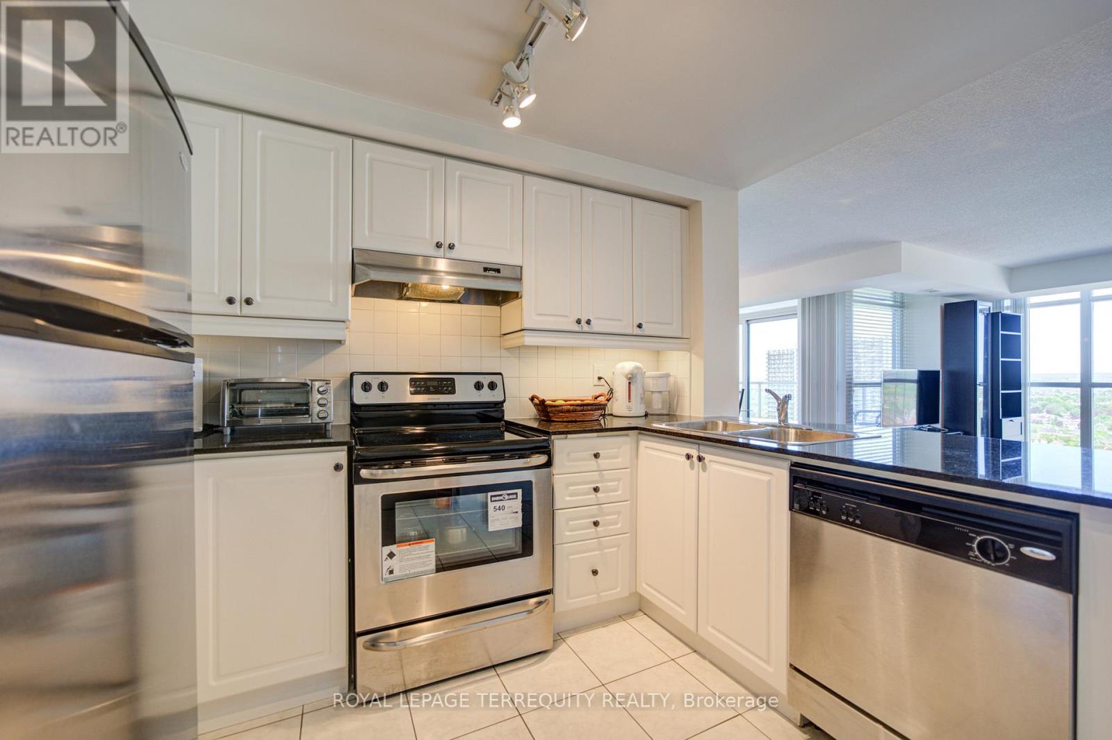 2311 - 9 George Street N, Brampton, Ontario  L6X 0T6 - Photo 8 - W13160422