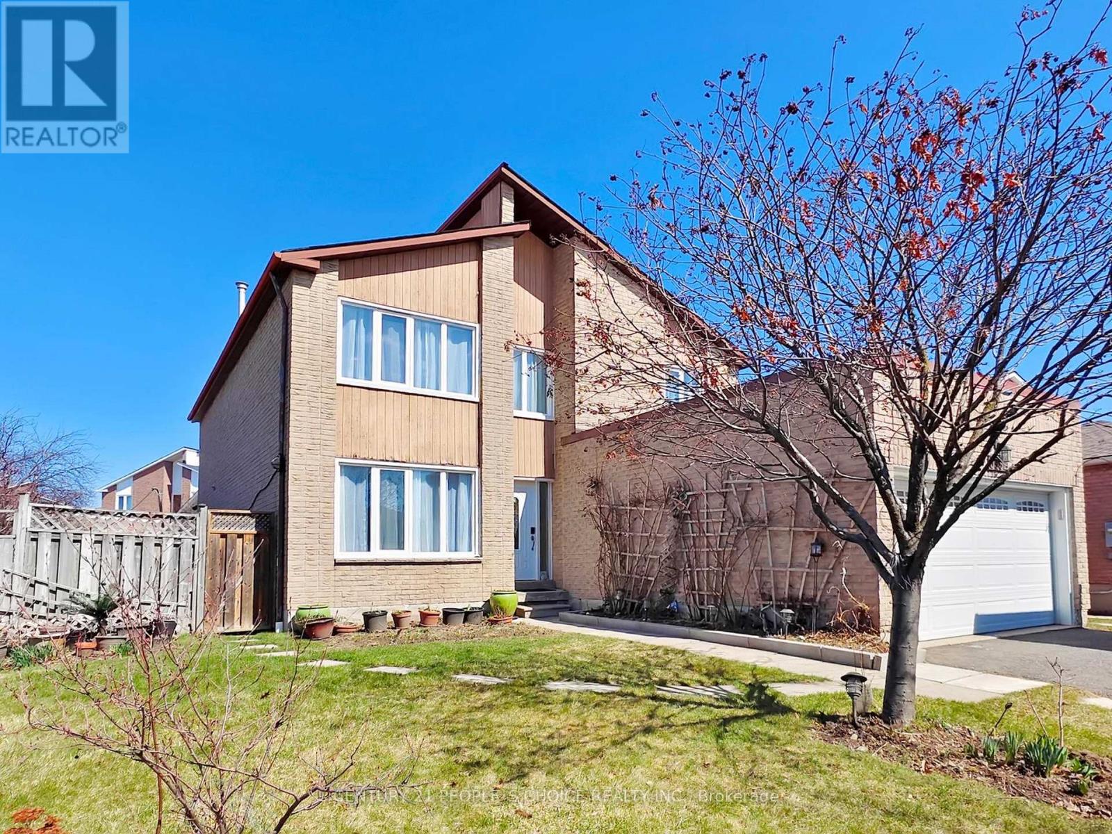 5992 Ladyburn Crescent, Mississauga, Ontario  L5M 4V9 - Photo 3 - W13160424