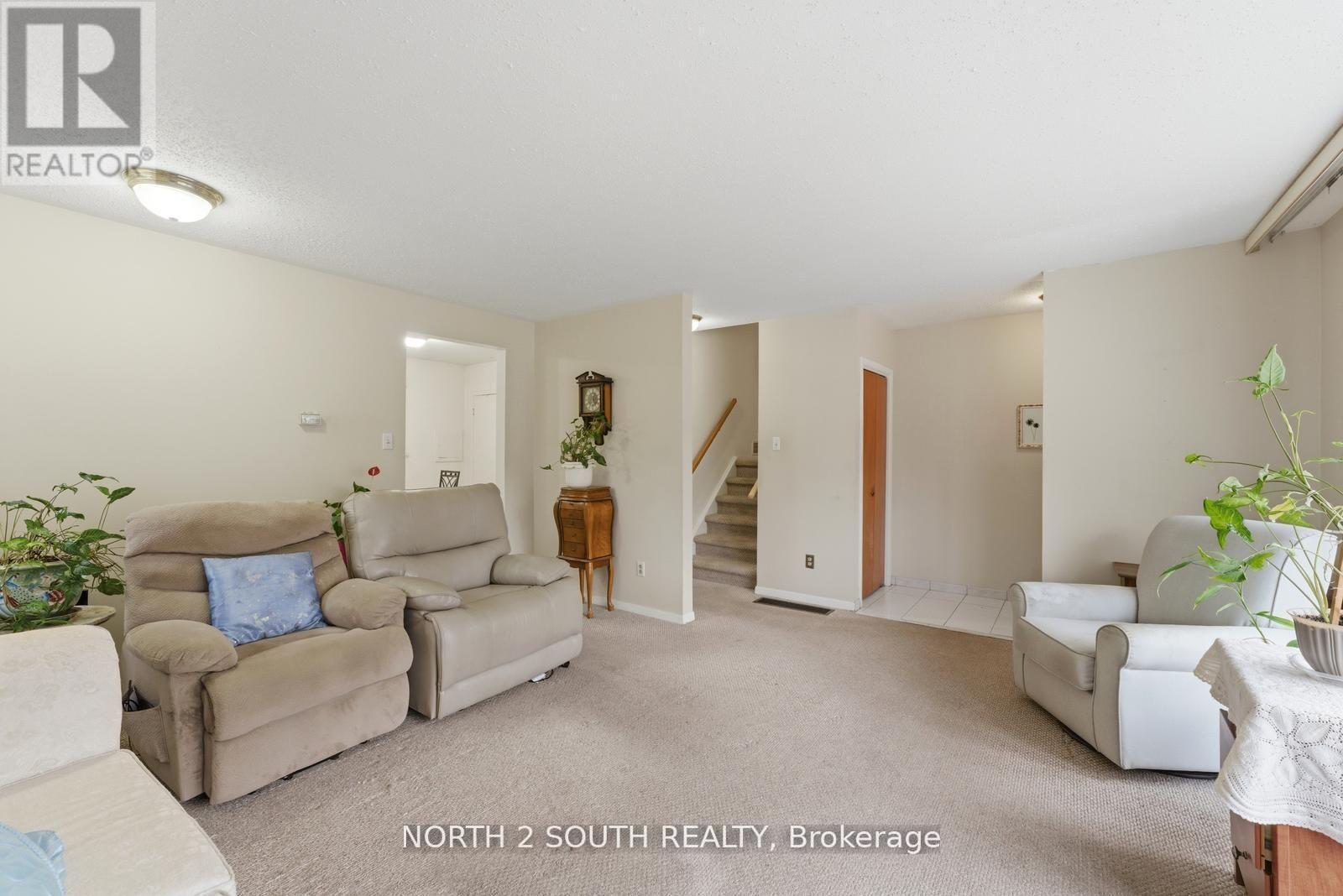 24 Vanderbrent Crescent, Toronto, Ontario  M9R 3W8 - Photo 12 - W13160460