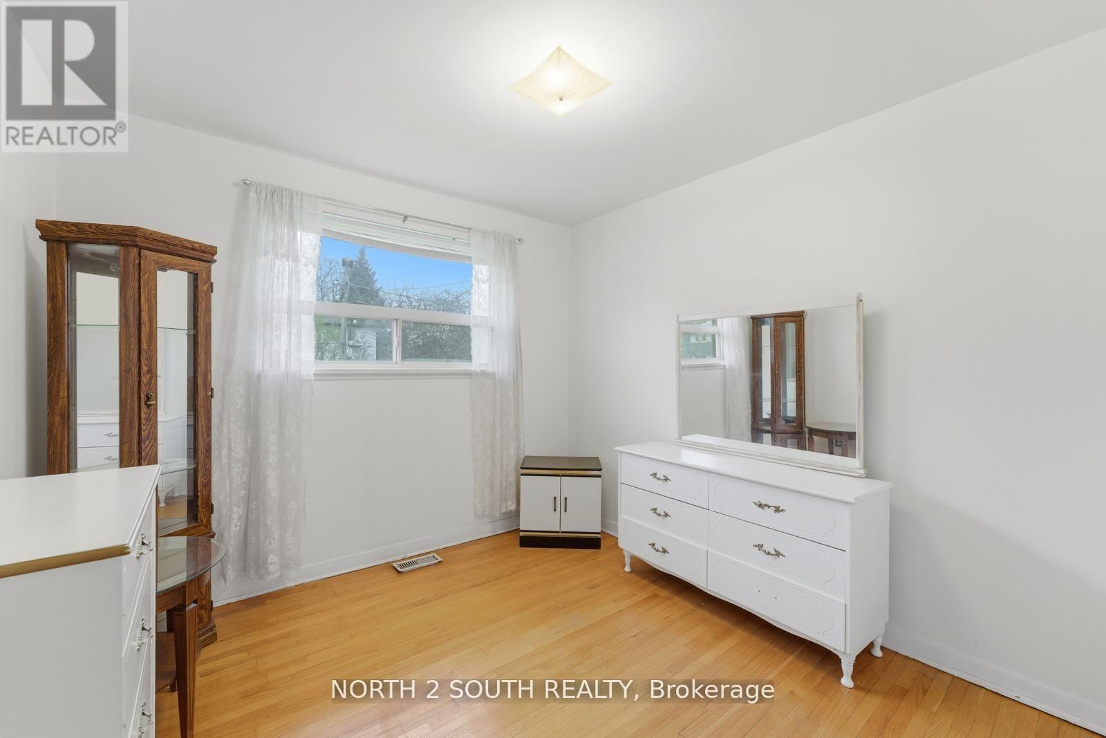 24 Vanderbrent Crescent, Toronto, Ontario  M9R 3W8 - Photo 24 - W13160460