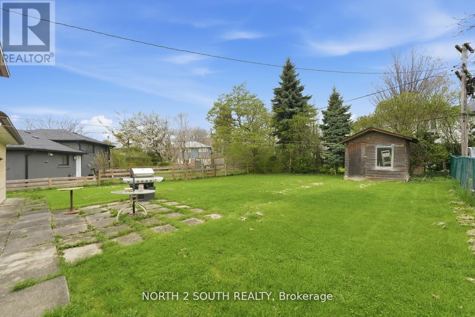 24 Vanderbrent Crescent, Toronto, Ontario  M9R 3W8 - Photo 37 - W13160460