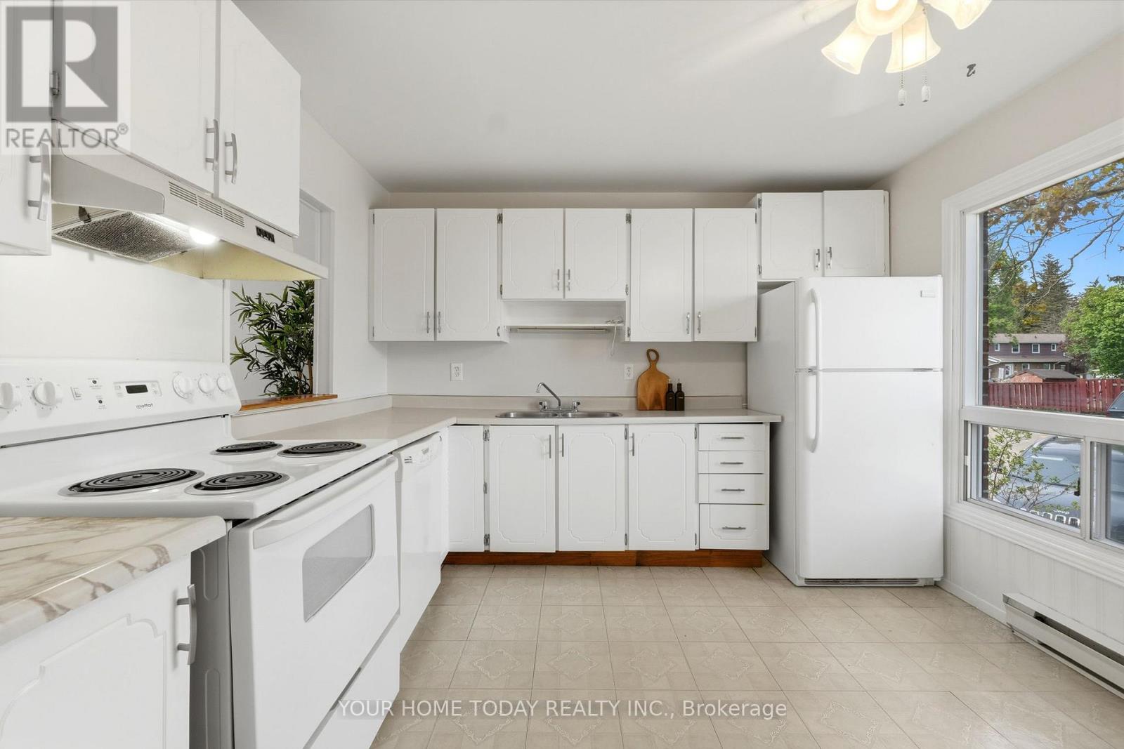 116 Kingham Road, Halton Hills, Ontario  L7J 1S4 - Photo 8 - W13160464