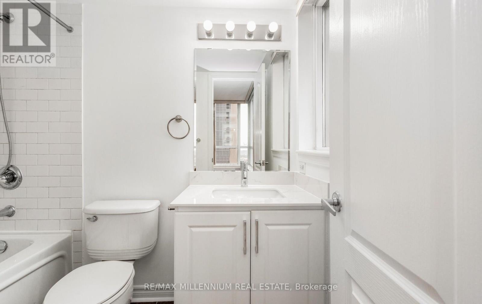 2111 - 4090 Living Arts Drive, Mississauga, Ontario  L5B 4M8 - Photo 35 - W13160534