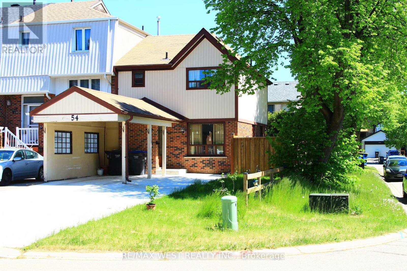 54 OMEGA SQUARE W, Brampton, Ontario
