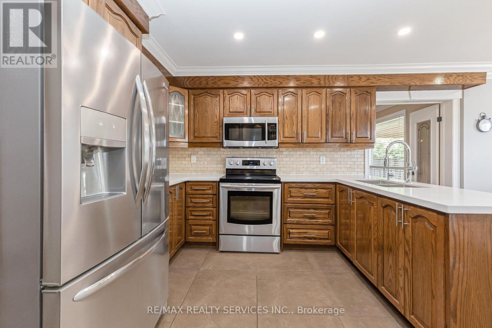 29 Chestnut Avenue S, Brampton, Ontario  L6X 2A6 - Photo 16 - W13160656