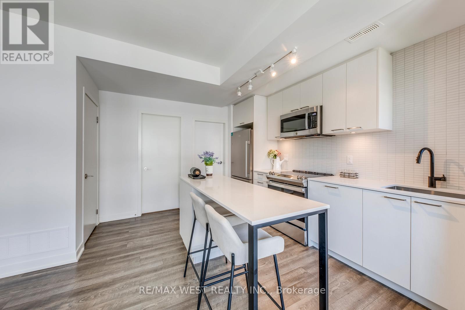 14 - 30 Ed Clark Gardens Boulevard, Toronto, Ontario  M6N 0B5 - Photo 17 - W13160658