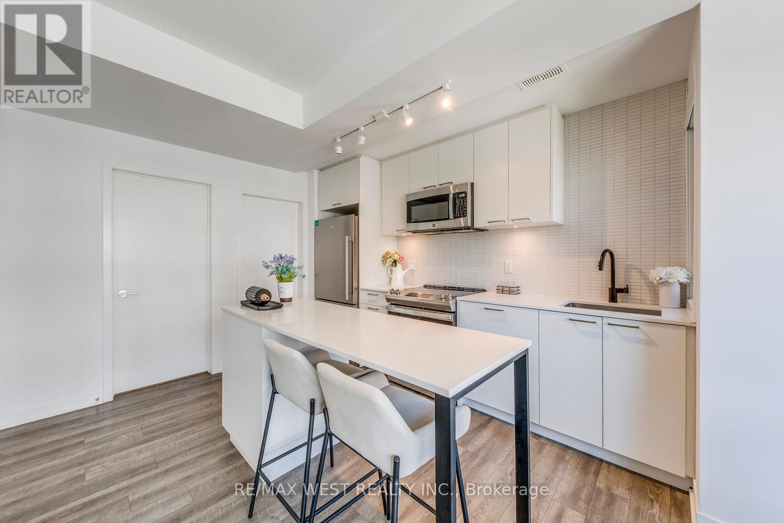 14 - 30 Ed Clark Gardens Boulevard, Toronto, Ontario  M6N 0B5 - Photo 18 - W13160658