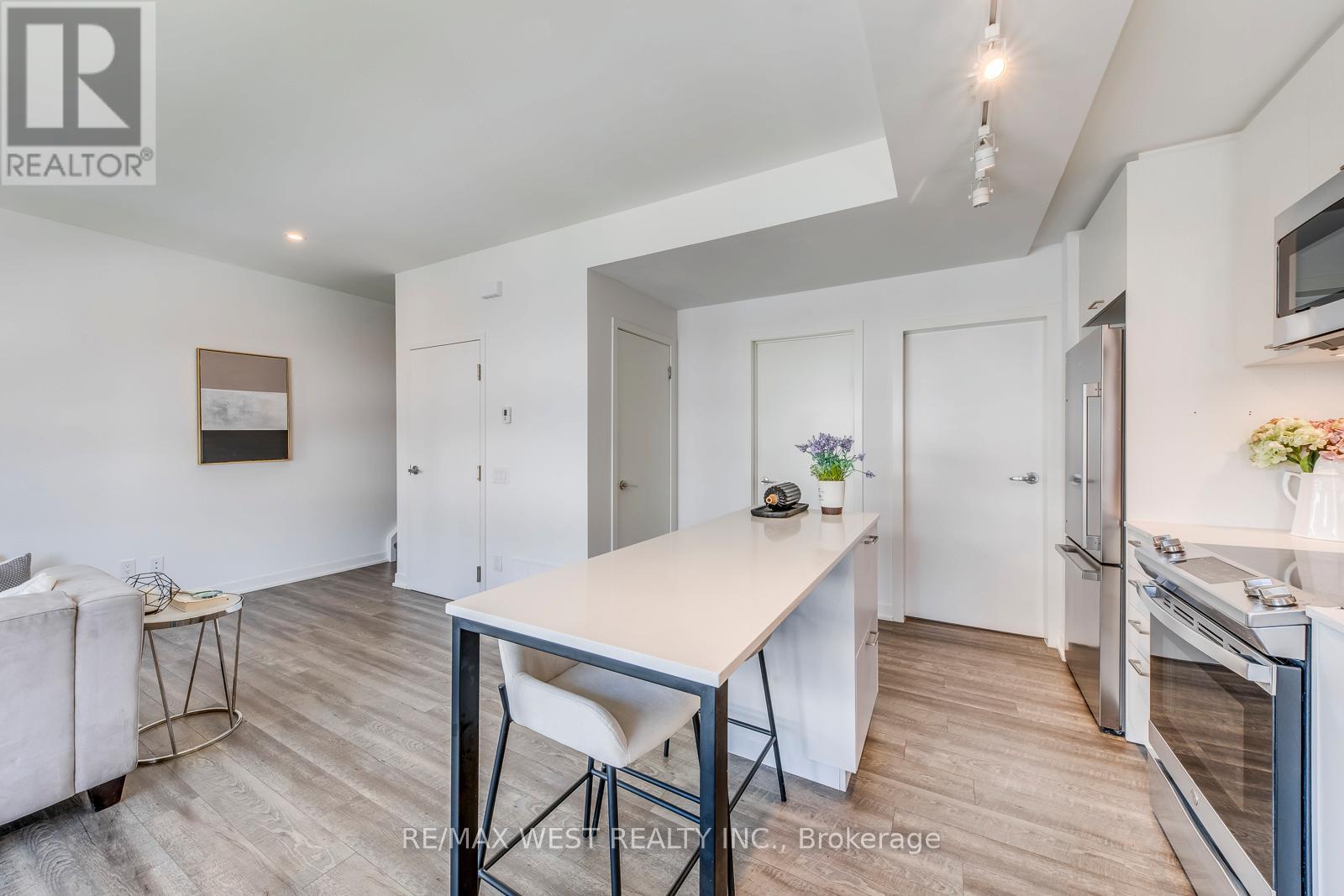 14 - 30 Ed Clark Gardens Boulevard, Toronto, Ontario  M6N 0B5 - Photo 19 - W13160658