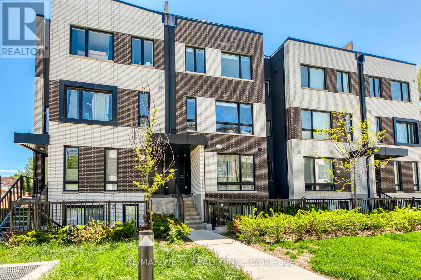 14 - 30 Ed Clark Gardens Boulevard, Toronto, Ontario  M6N 0B5 - Photo 2 - W13160658