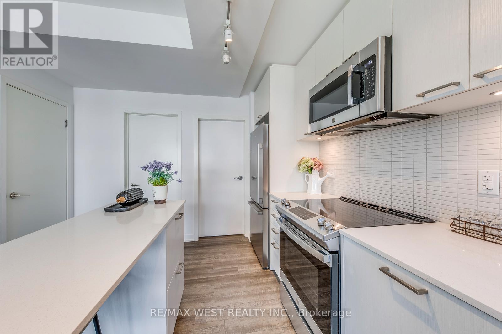 14 - 30 Ed Clark Gardens Boulevard, Toronto, Ontario  M6N 0B5 - Photo 21 - W13160658