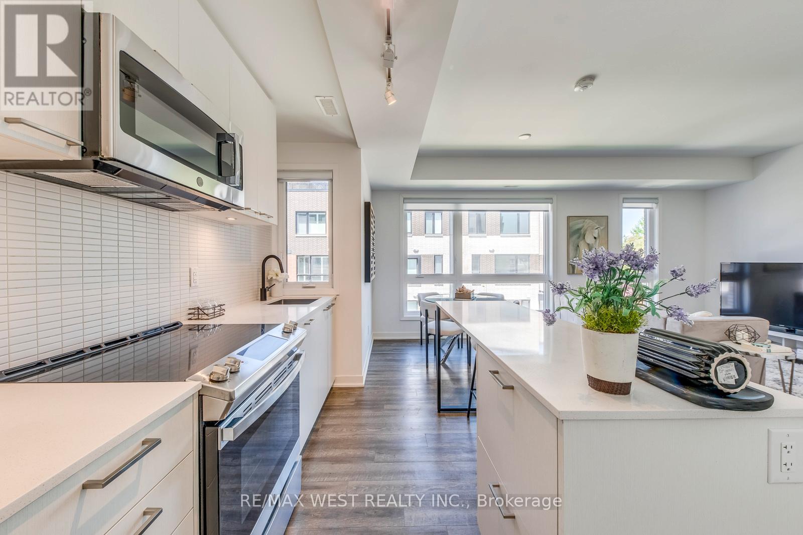 14 - 30 Ed Clark Gardens Boulevard, Toronto, Ontario  M6N 0B5 - Photo 22 - W13160658