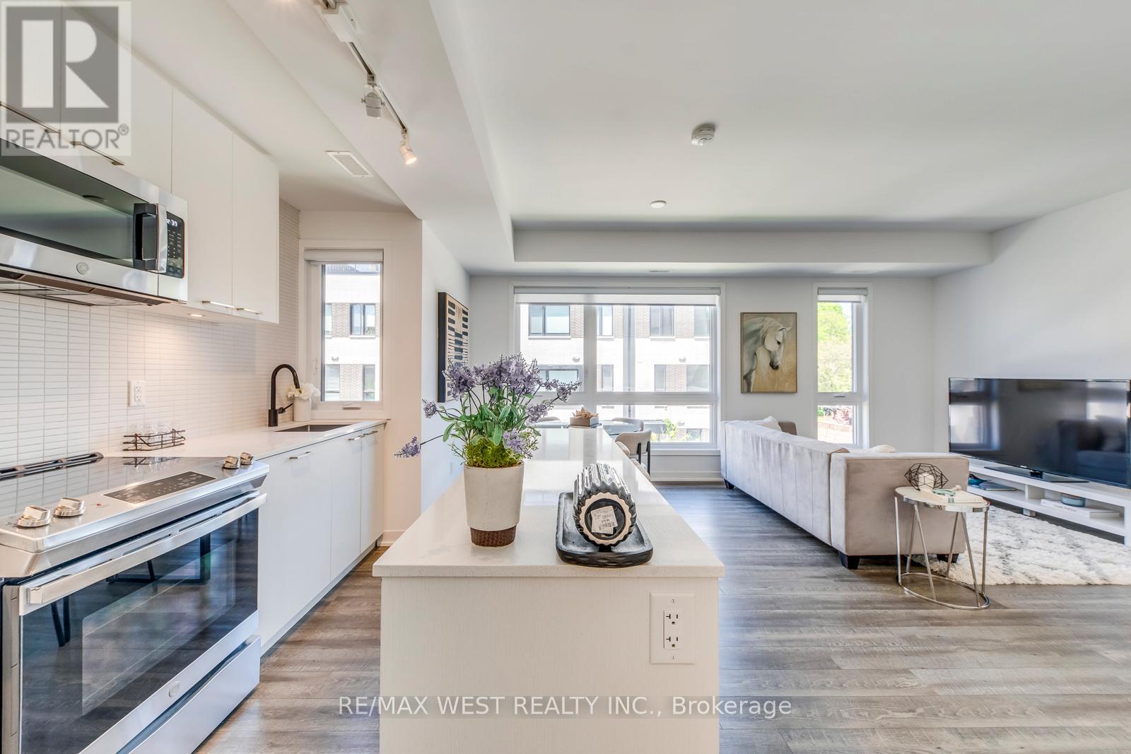 14 - 30 Ed Clark Gardens Boulevard, Toronto, Ontario  M6N 0B5 - Photo 25 - W13160658