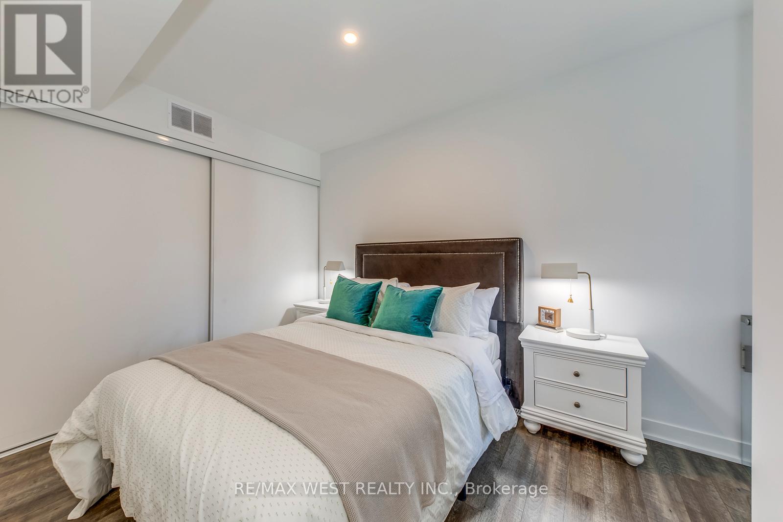 14 - 30 Ed Clark Gardens Boulevard, Toronto, Ontario  M6N 0B5 - Photo 32 - W13160658