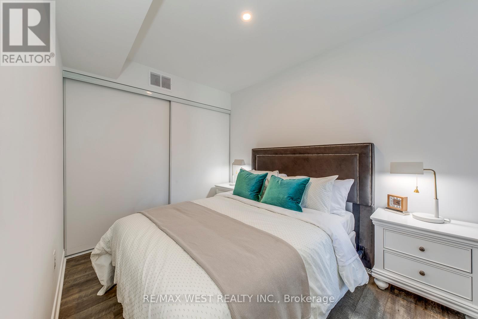 14 - 30 Ed Clark Gardens Boulevard, Toronto, Ontario  M6N 0B5 - Photo 33 - W13160658