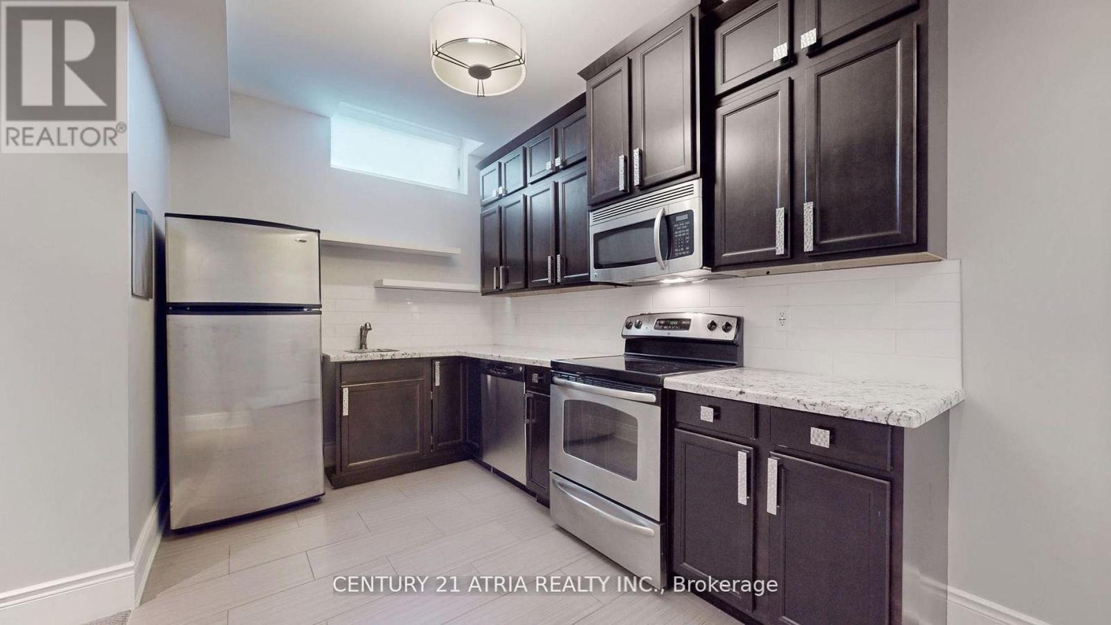 111 Lake Woods Drive, Whitchurch-Stouffville, Ontario  L4A 1P1 - Photo 29 - N13158654