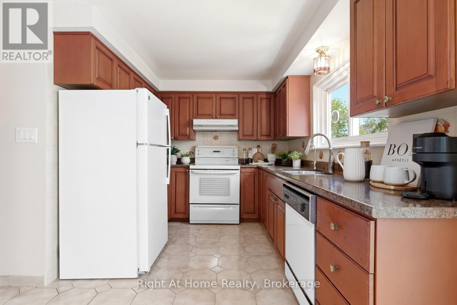 12 Pittmann Crescent, Ajax (South West), Ontario L1S 3G3 - Photo 16 - E13160722