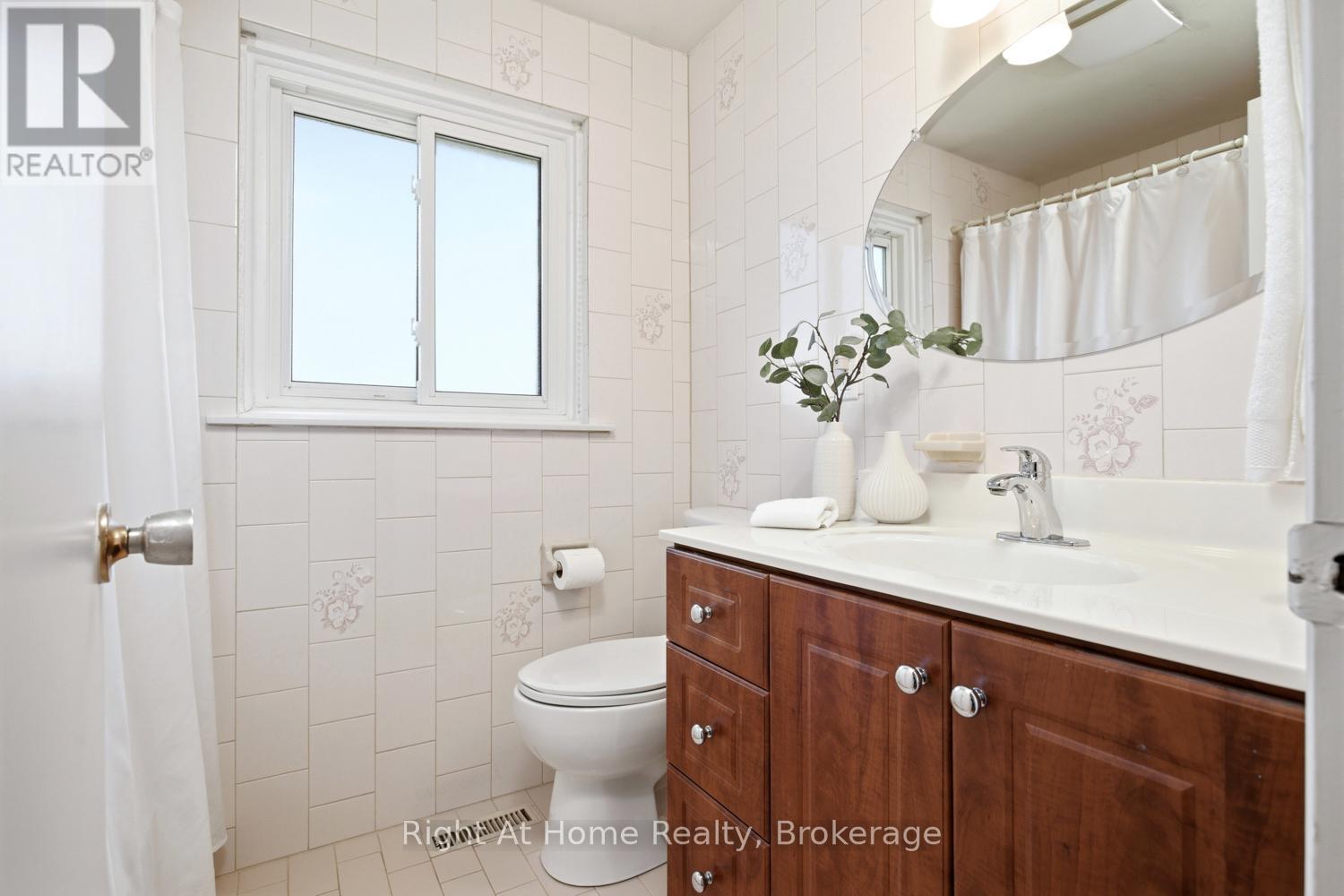 12 Pittmann Crescent, Ajax (South West), Ontario L1S 3G3 - Photo 35 - E13160722