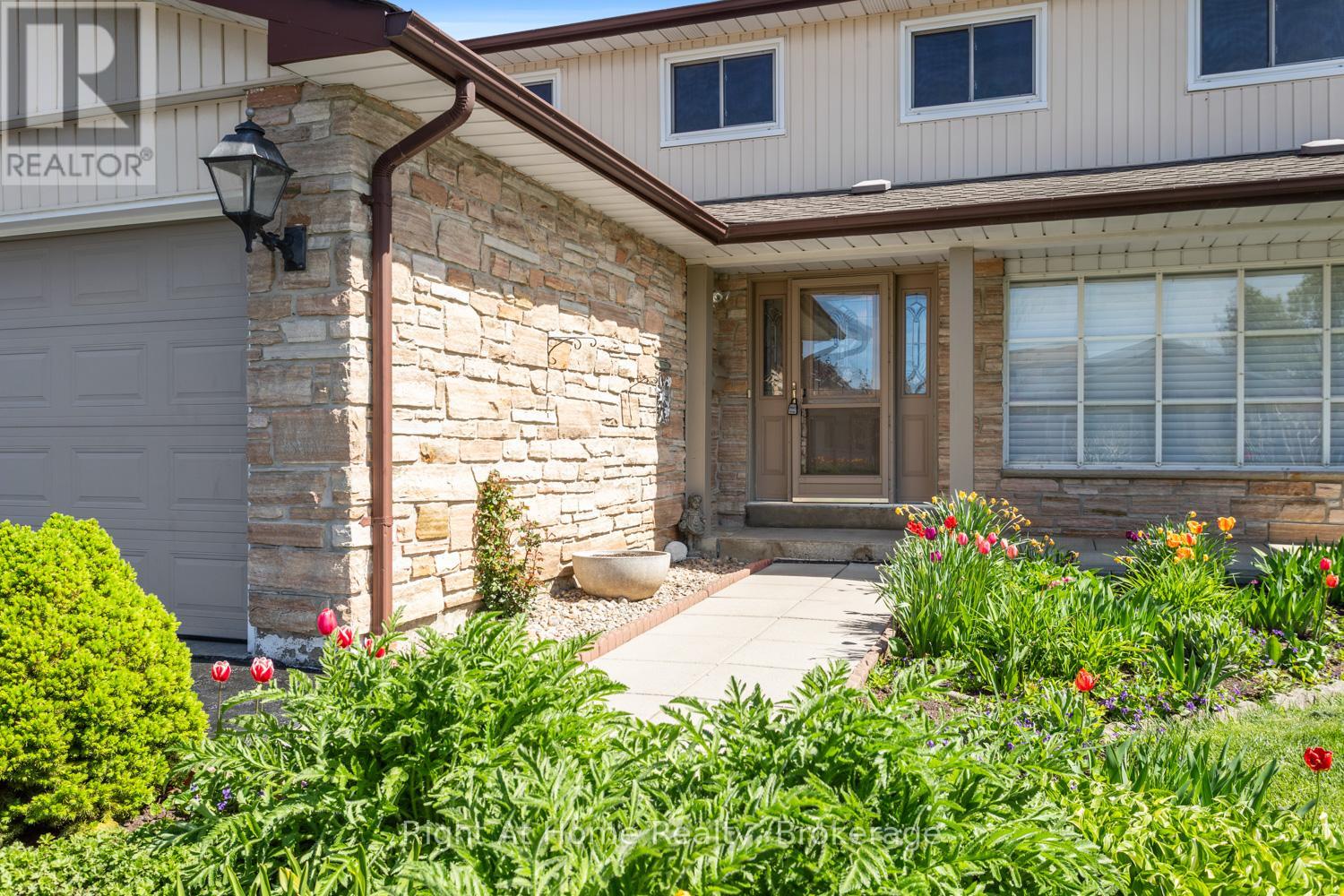 12 Pittmann Crescent, Ajax (South West), Ontario L1S 3G3 - Photo 6 - E13160722