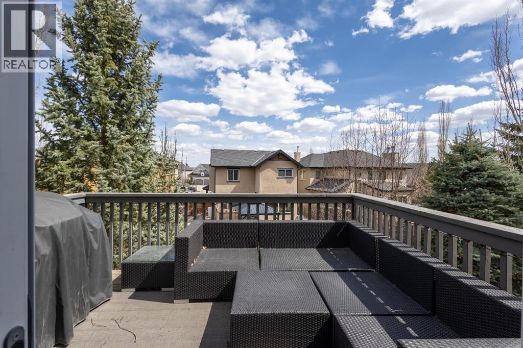 74 Valley Crest Rise NW, Calgary, Alberta  T3B 5Y9 - Photo 12 - A2305954